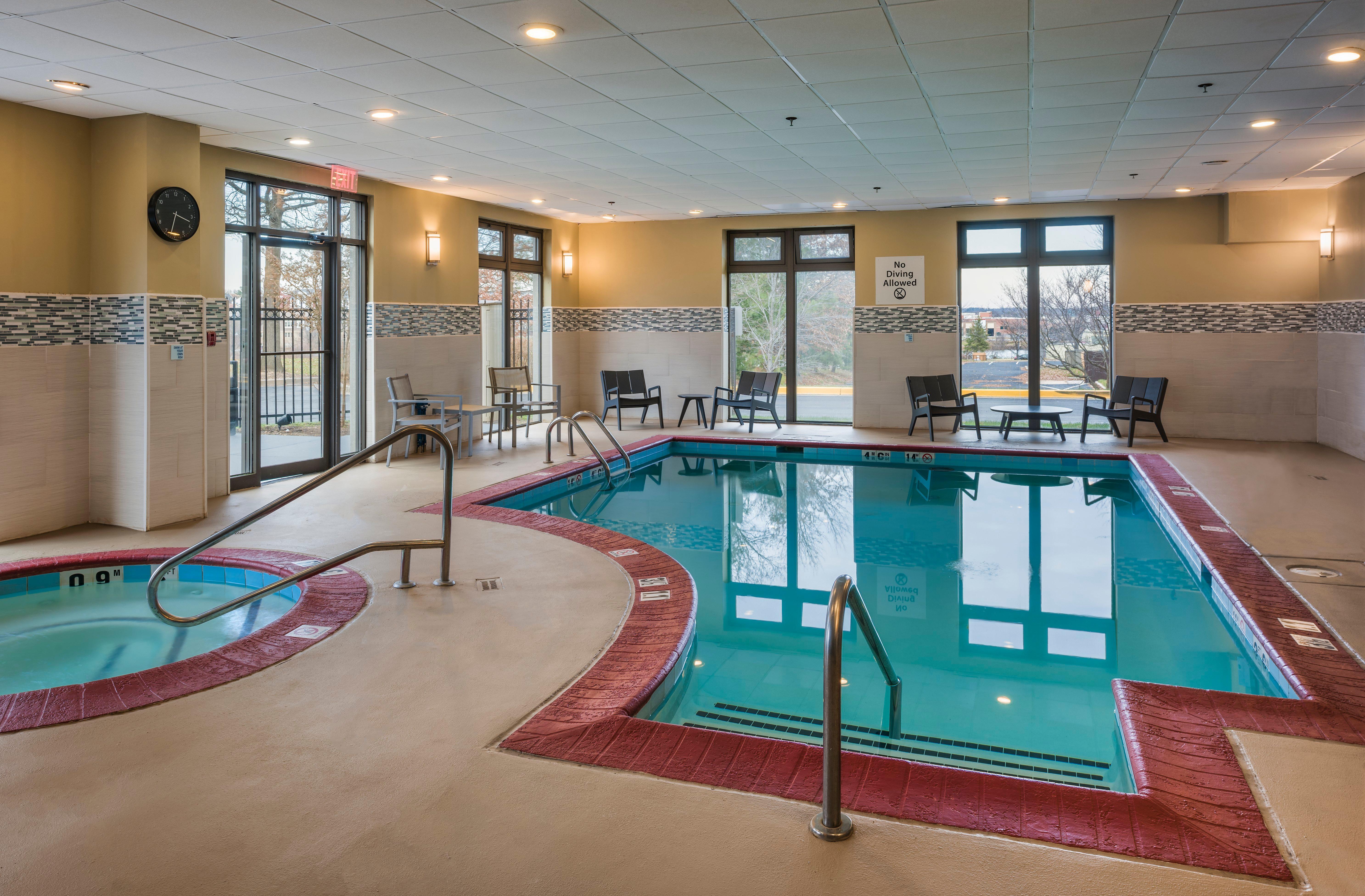 Holiday Inn Express & Suites Laurel Lakes By Ihg Zewnętrze zdjęcie